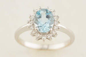 VINTAGE AQUAMARINE & DIAMOND HALO RING 18ct GOLD