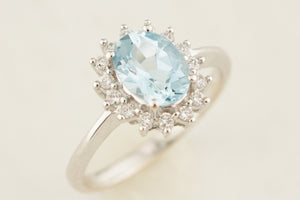 VINTAGE AQUAMARINE & DIAMOND HALO RING 18ct GOLD