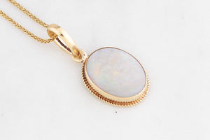 RETRO 1984 SOLID OPAL PENDANT 9ct GOLD
