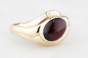 VINTAGE MID-CENTURY CABOCHON GARNET RING 9ct GOLD