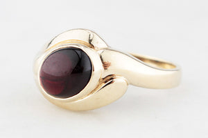 VINTAGE MID-CENTURY CABOCHON GARNET RING 9ct GOLD