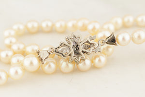 VINTAGE c1940 SINGLE STRAND PEARL & SAPPHIRE NECKLACE 10ct GOLD