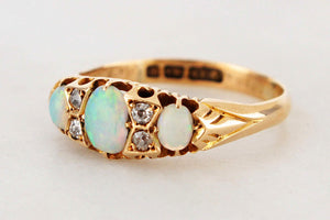 ANTIQUE EDWARDIAN 1909 OPAL & DIAMOND RING 18ct GOLD