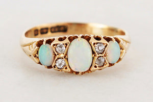 ANTIQUE EDWARDIAN 1909 OPAL & DIAMOND RING 18ct GOLD
