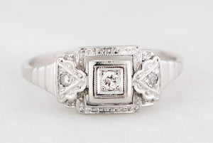 ART DECO c1930 DIAMOND RING 18ct GOLD