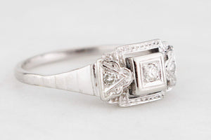 ART DECO c1930 DIAMOND RING 18ct GOLD