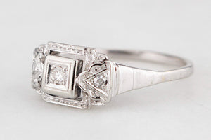 ART DECO c1930 DIAMOND RING 18ct GOLD