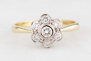 VINTAGE c1960’s DIAMOND DAISY RING 18ct GOLD