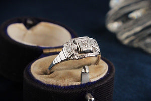 ART DECO c1930 DIAMOND RING 18ct GOLD