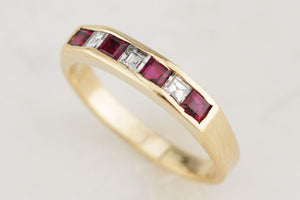 VINTAGE ESTATE RUBY & DIAMOND RING 18ct GOLD