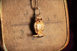 VINTAGE ETCHED GARNET OWL PENDANT 9ct GOLD