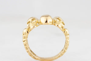 CONTEMPORARY 18ct GOLD TRIPLE SKULL RING