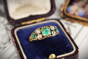 ANTIQUE GEORGIAN c1830 EMERALD & DIAMOND RING 22ct GOLD