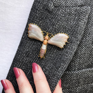 ANTIQUE VICTORIAN c1890 BANDED AGATE BUTTERFLY BROOCH 20ct GOLD