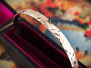 ANTIQUE ETCHED BANGLE 9ct GOLD