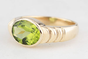 BESPOKE PERIDOT RING 9ct GOLD