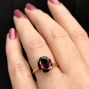 R&V CUSTOM GARNET COCKTAIL RING 9ct YELLOW GOLD