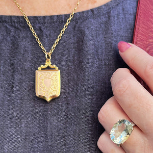 ANTIQUE EDWARDIAN c1910 ETCHED LOCKET 9ct GOLD