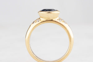 VINTAGE 2ct CEYLON SAPPHIRE AND DIAMOND RING 18ct GOLD