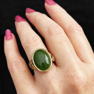 VINTAGE 1940’s NEPHRITE JADE COCKTAIL RING 9ct GOLD