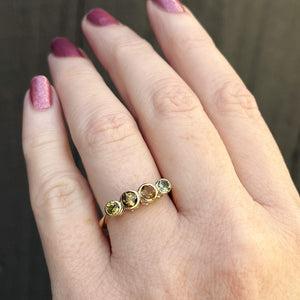 R&V BESPOKE SAPPHIRE RING 9ct YELLOW GOLD