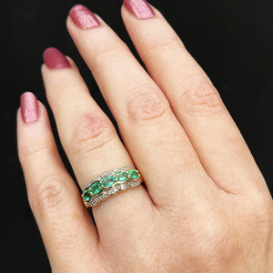 MODERN EMERALD & DIMAOND RING 9ct GOLD
