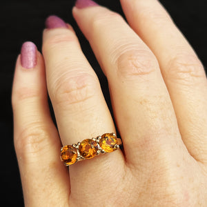 RETRO CITRINE TRILOGY RING 10ct GOLD