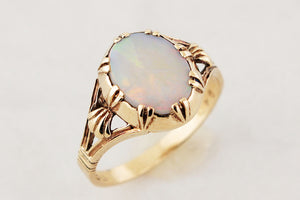 VINTAGE SOLID OPAL RING 9ct GOLD