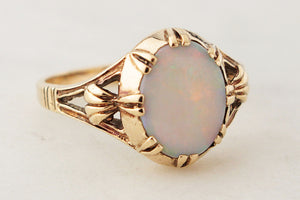 VINTAGE SOLID OPAL RING 9ct GOLD