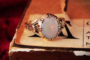 VINTAGE SOLID OPAL RING 9ct GOLD