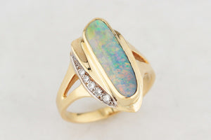 MID-CENTURY SOLID OPAL & DIAMOND RING 18ct GOLD