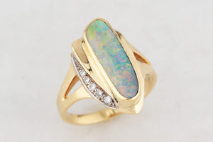MID-CENTURY SOLID OPAL & DIAMOND RING 18ct GOLD
