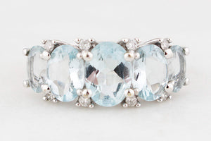 MODERN AQUAMARINE & DIAMOND RING 9ct GOLD