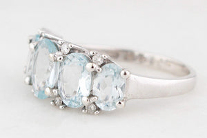 MODERN AQUAMARINE & DIAMOND RING 9ct GOLD