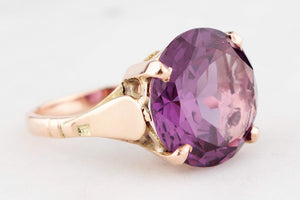 VINTAGE C1940/50 SYNTHETIC COLOUR CHANGE SAPPHIRE 9ct GOLD