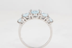 MODERN AQUAMARINE & DIAMOND RING 9ct GOLD