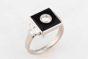 ART DECO c1930’s 1.04ct DIAMOND & ONYX RING 18ct GOLD