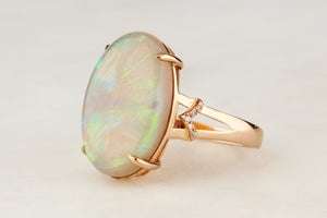 SOLID CRYSTAL OPAL & DIAMOND RING 18ct GOLD