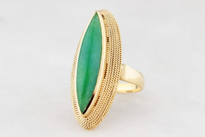 MID-CENTURY c1960 JADE RING 18ct GOLD