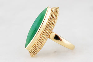 MID-CENTURY c1960 JADE RING 18ct GOLD
