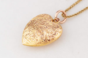 ANTIQUE EDWARDIAN 1910 ETCHED HEART PENDANT 9ct GOLD