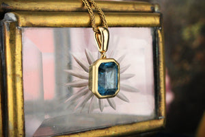 STEP CUT 2.45ct BLUE TOURMALINE PENDANT 10ct GOLD
