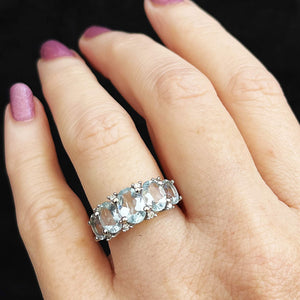 MODERN AQUAMARINE & DIAMOND RING 9ct GOLD