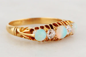 ANTIQUE EDWARDIAN OPAL & DIAMOND RING 18ct GOLD