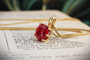 CUSHION CUT RED TOURMALINE PENDANT 10ct GOLD