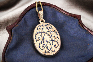 VINTAGE ENAMEL LOCKET 9ct GOLD