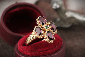 MID-CENTURY EMERALD & GARNET RING 9ct GOLD