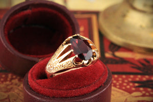 ANTIQUE GARNET RING 9CT GOLD, BIRMINGHAM 1909