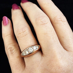 ANTIQUE .86ct FIVE STONE DIAMOND RING 18ct GOLD