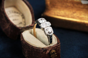 ANTIQUE ART DECO DIAMOND RING 18ct GOLD